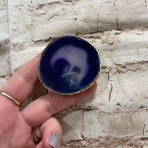 Beautiful purple agate gold trimmed phone stone pop socket